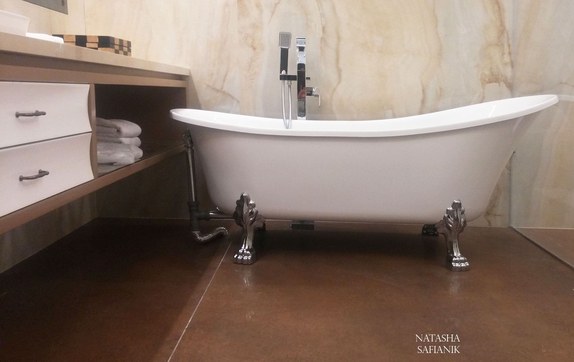 Интерьер ванной комнаты в гостинице Нетании